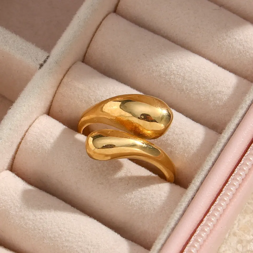 Lustrous Simplicity Ring