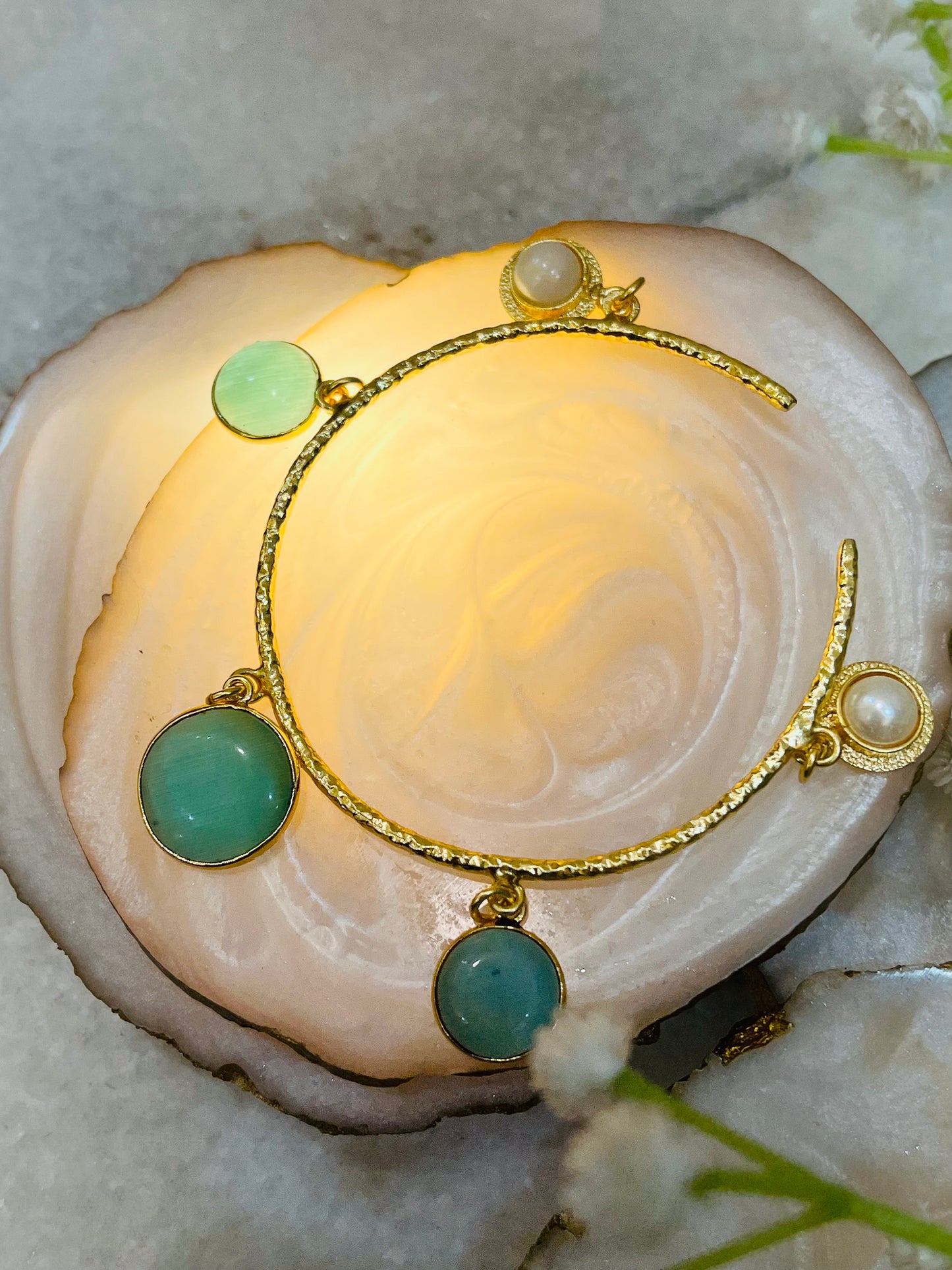 Regal Bracelet With Aqua Stone