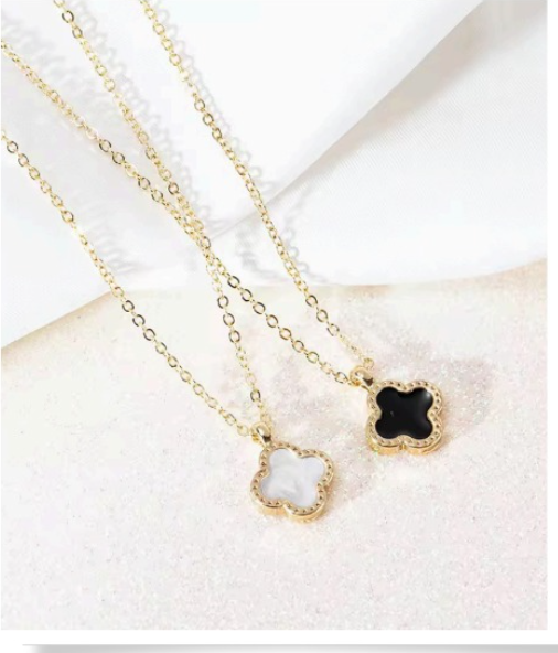 Clover Leaf Pendant Necklace