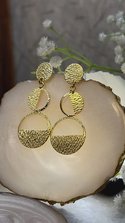 Celebrity Look Drop Earrings
